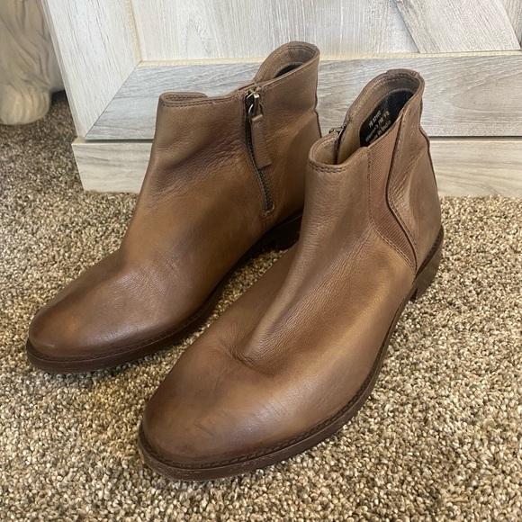 Johnston & Murphy Light Brown Taupe Leather Zip Ankle Boot 7 Leather Sole - Picture 2 of 14